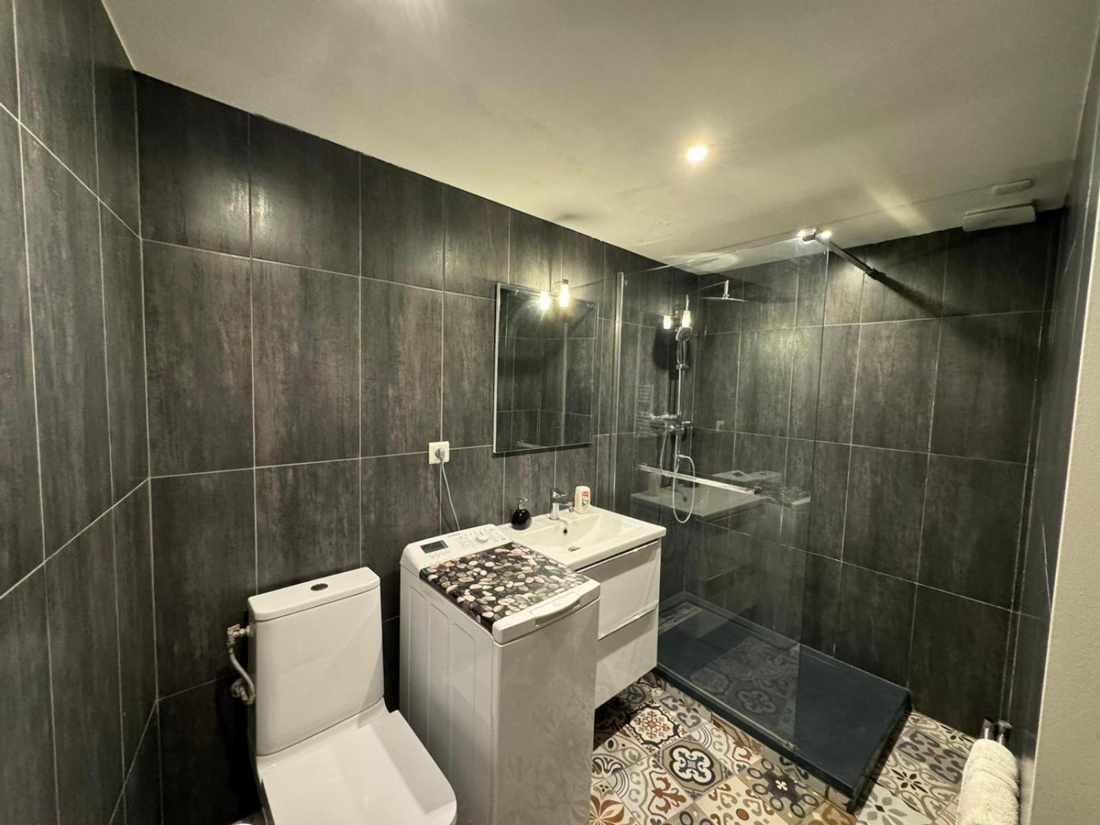 Cosy Poullan, 2-bedroom Apartment, 200 M From The Beach