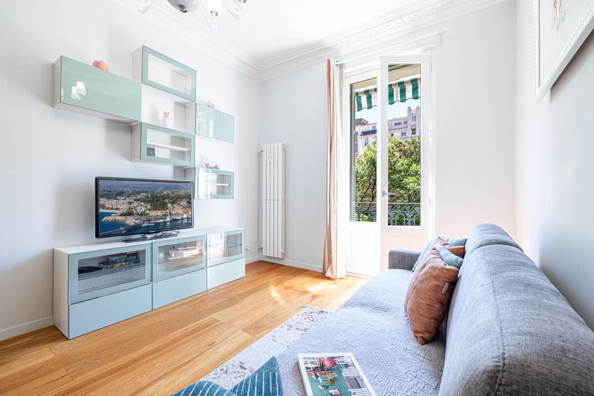 Joffre 49-d - Charming 2 Bedroom - Carre D'or