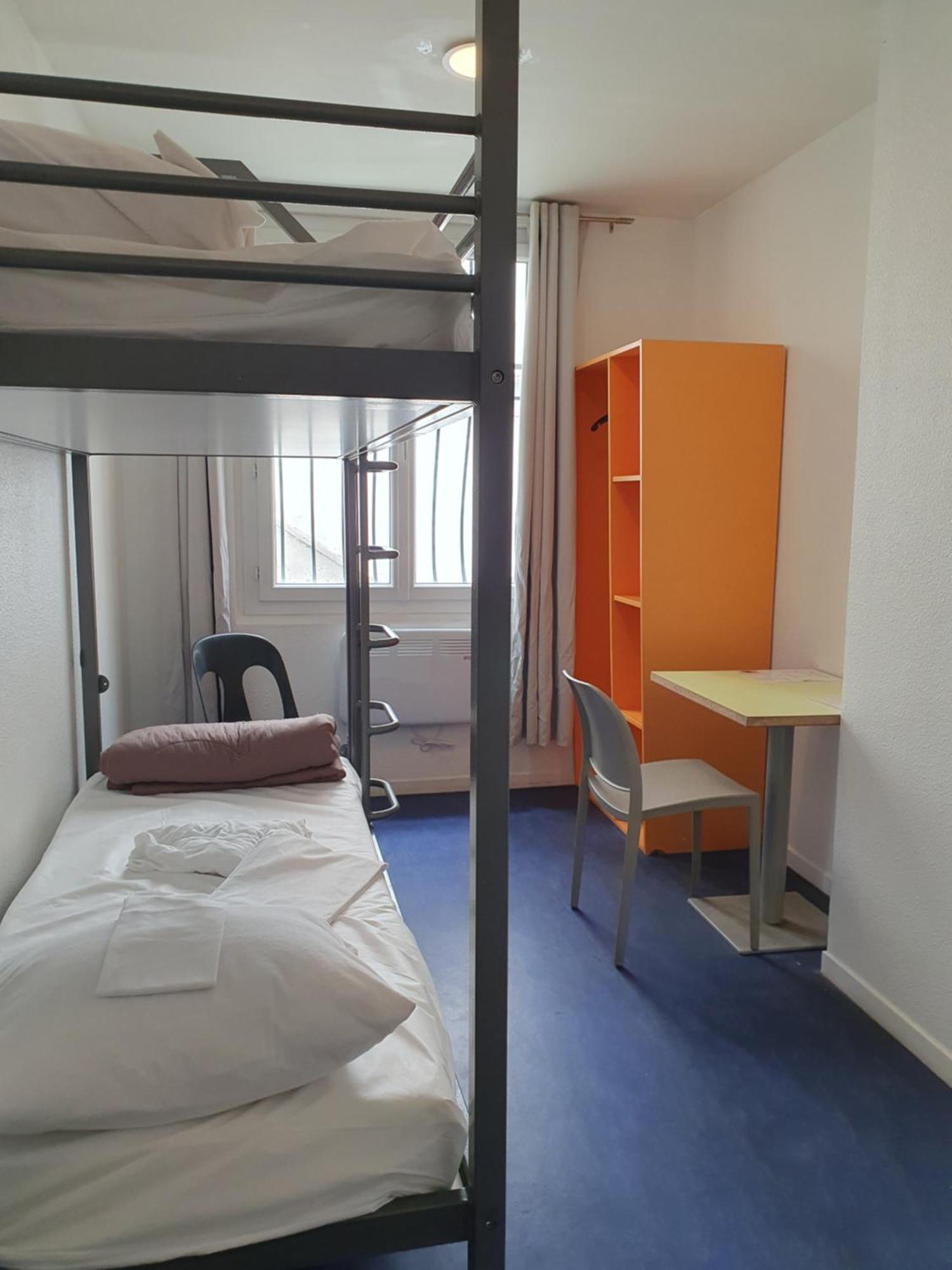 Hi Les Camelias Hostel *