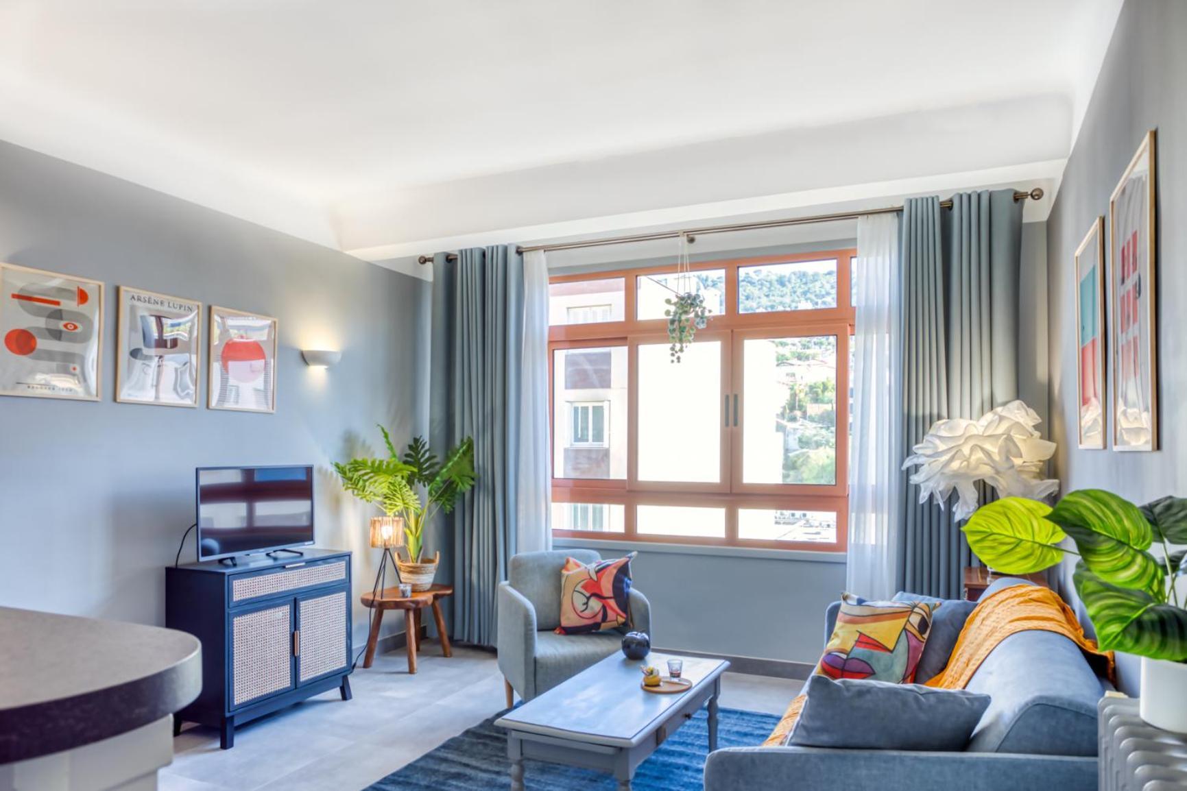 L12 Port Window 1bedroom Wifi 5mins & Nice's Cap Apartment