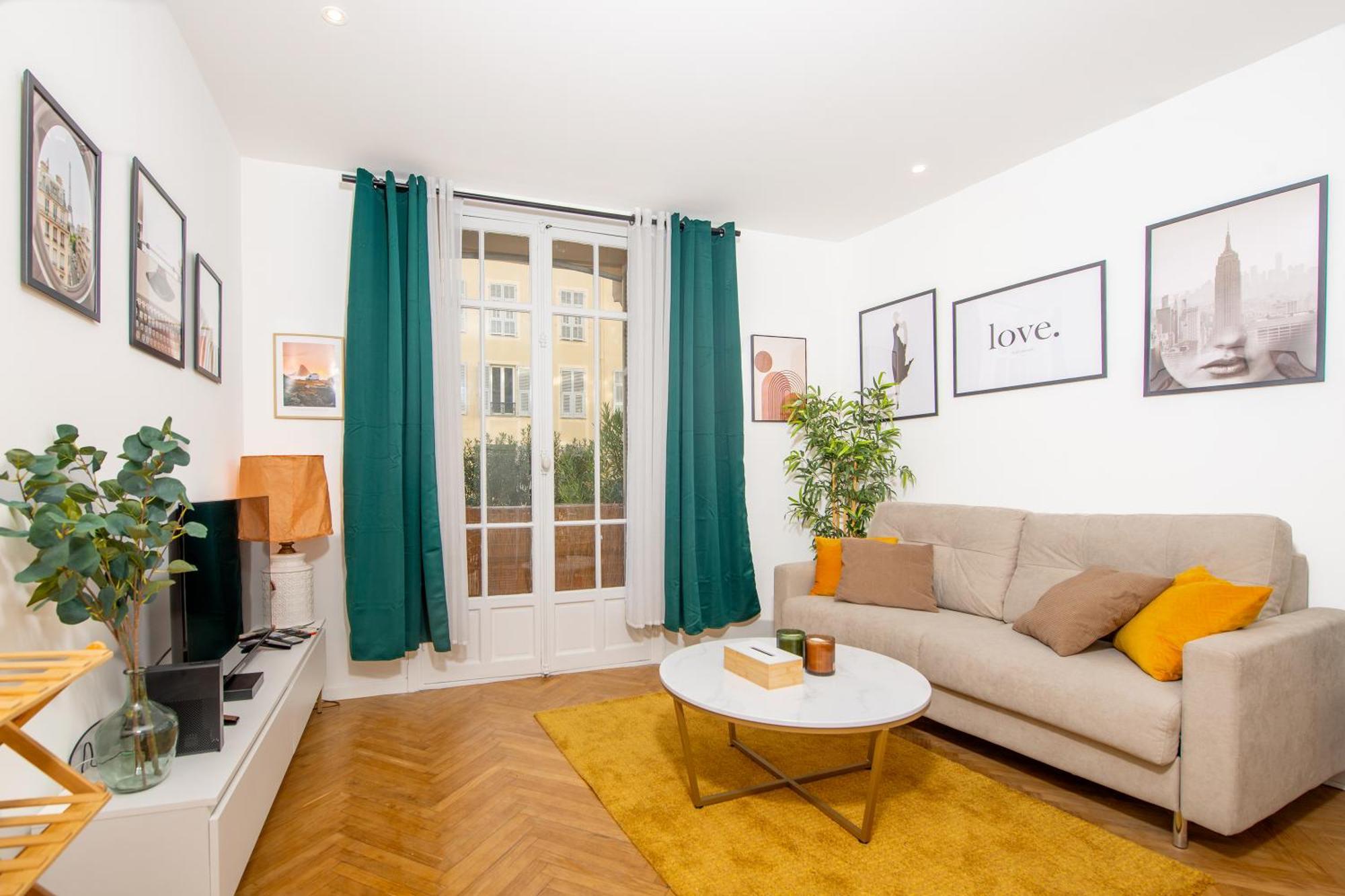 Apartment #34 2p Raimbaldi Central 2balconies / Ac & Wifi *