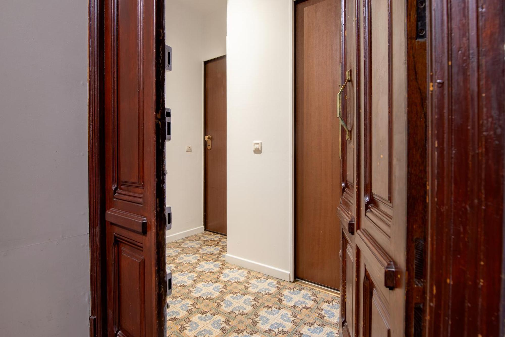 #34 2p Raimbaldi Central 2balconies / Ac & Wifi Apartment