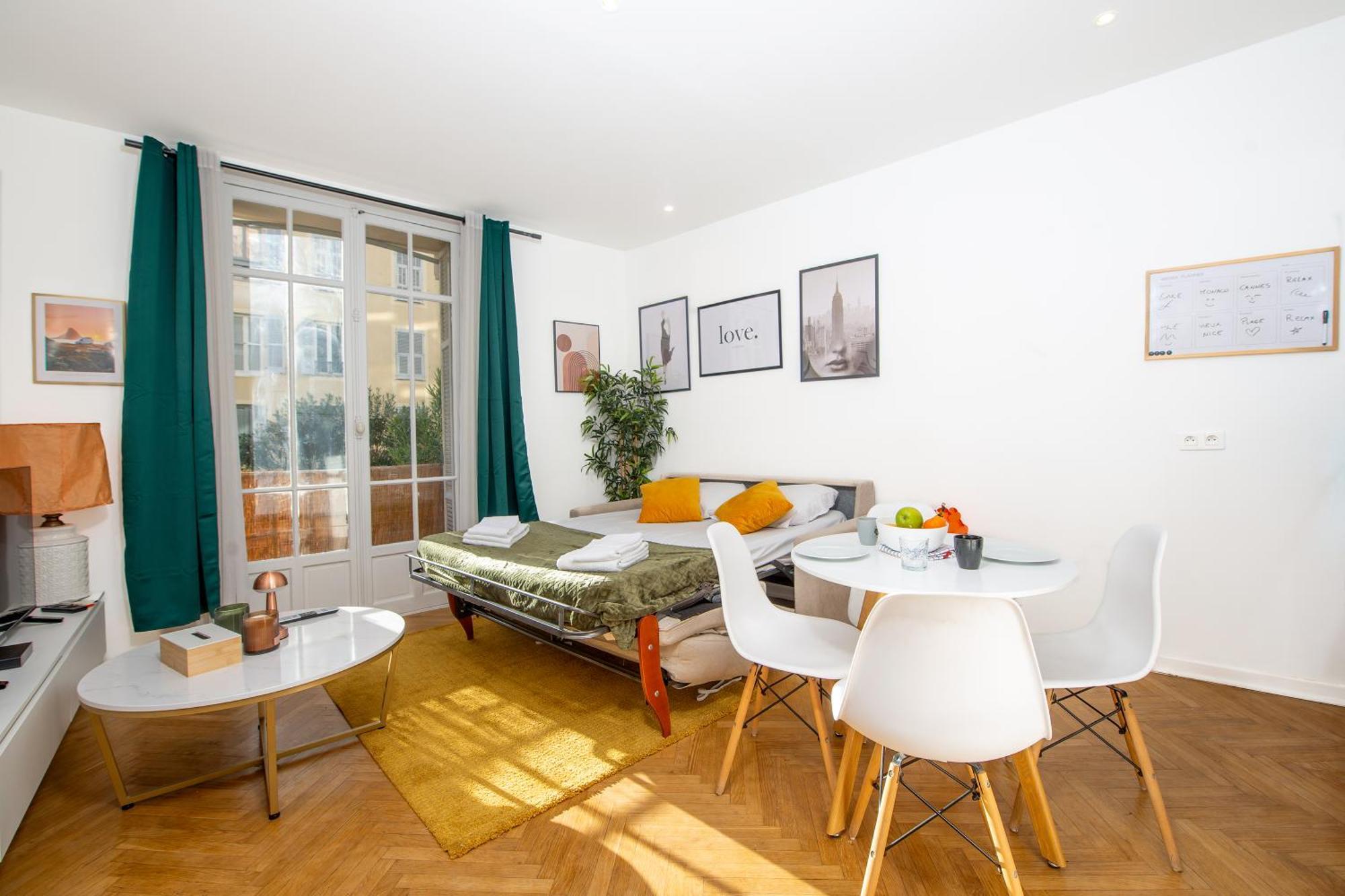 #34 2p Raimbaldi Central 2balconies / Ac & Wifi *