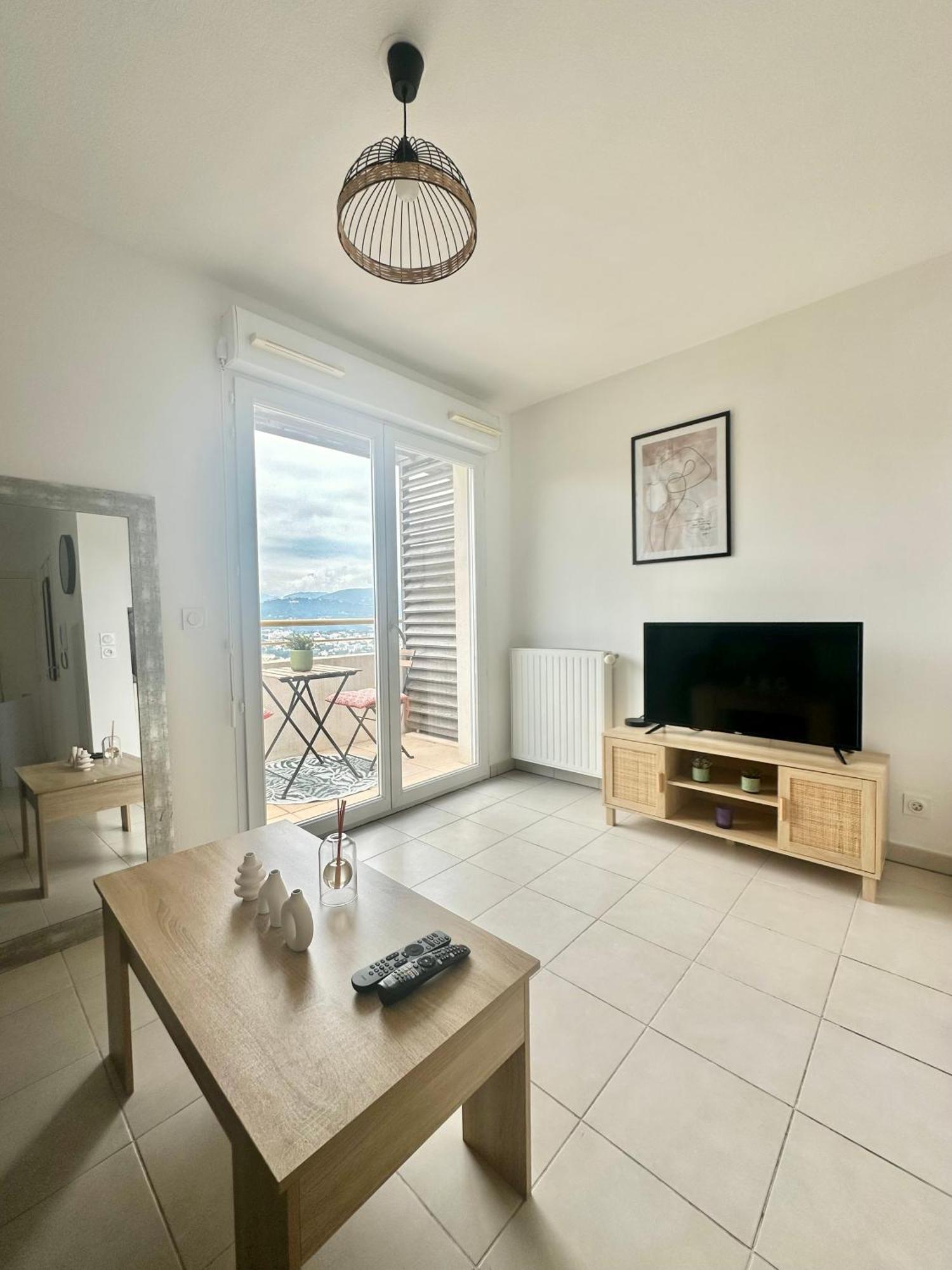 Apartment Cosy Avec Parking Et Vue Feerique