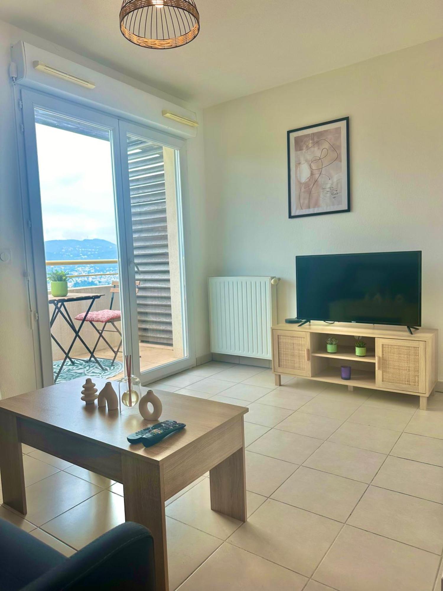 Cosy Avec Parking Et Vue Feerique