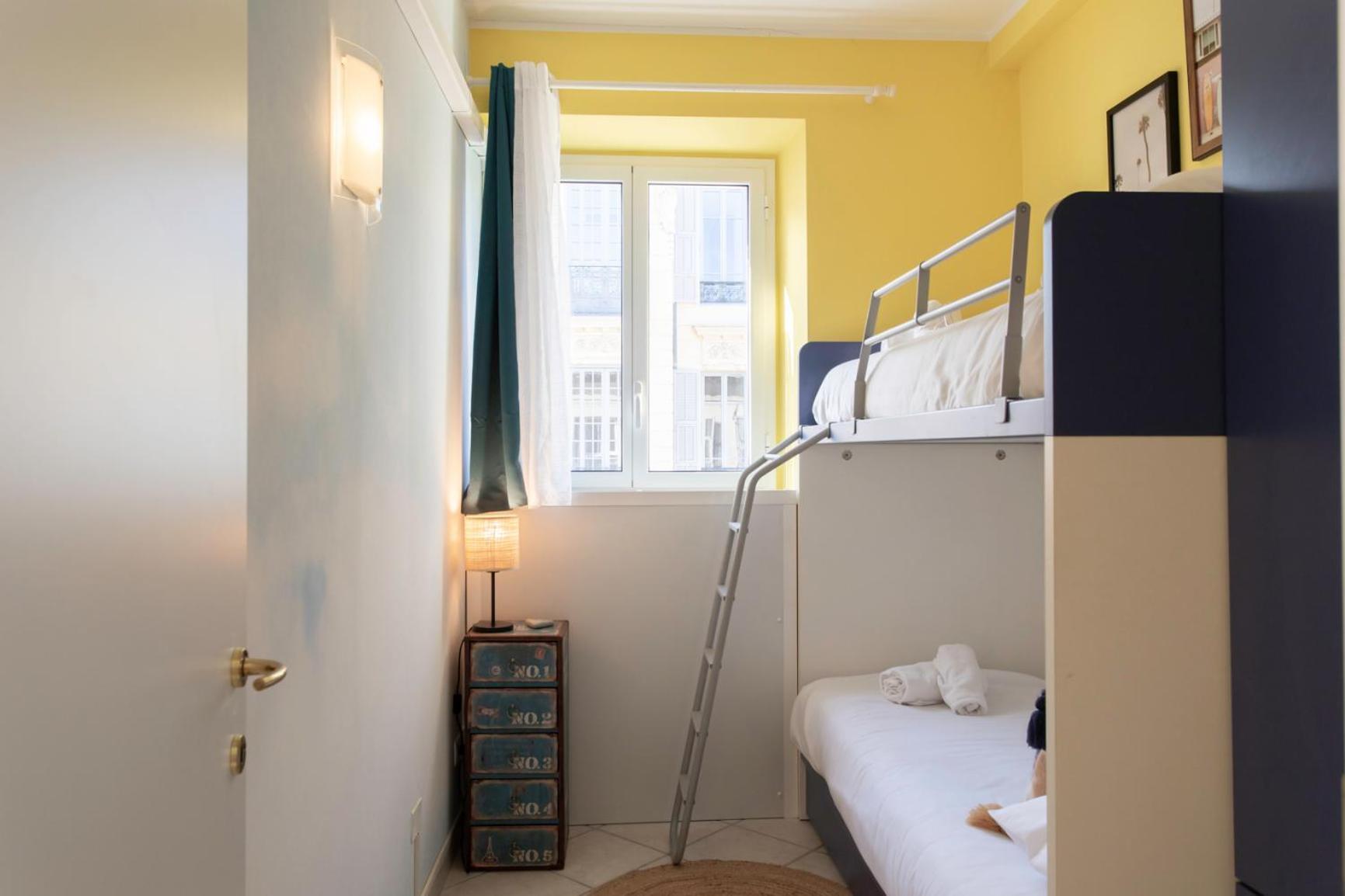 #13 Orange Ac Wifi Balcony 3mins Walk Sea Front *