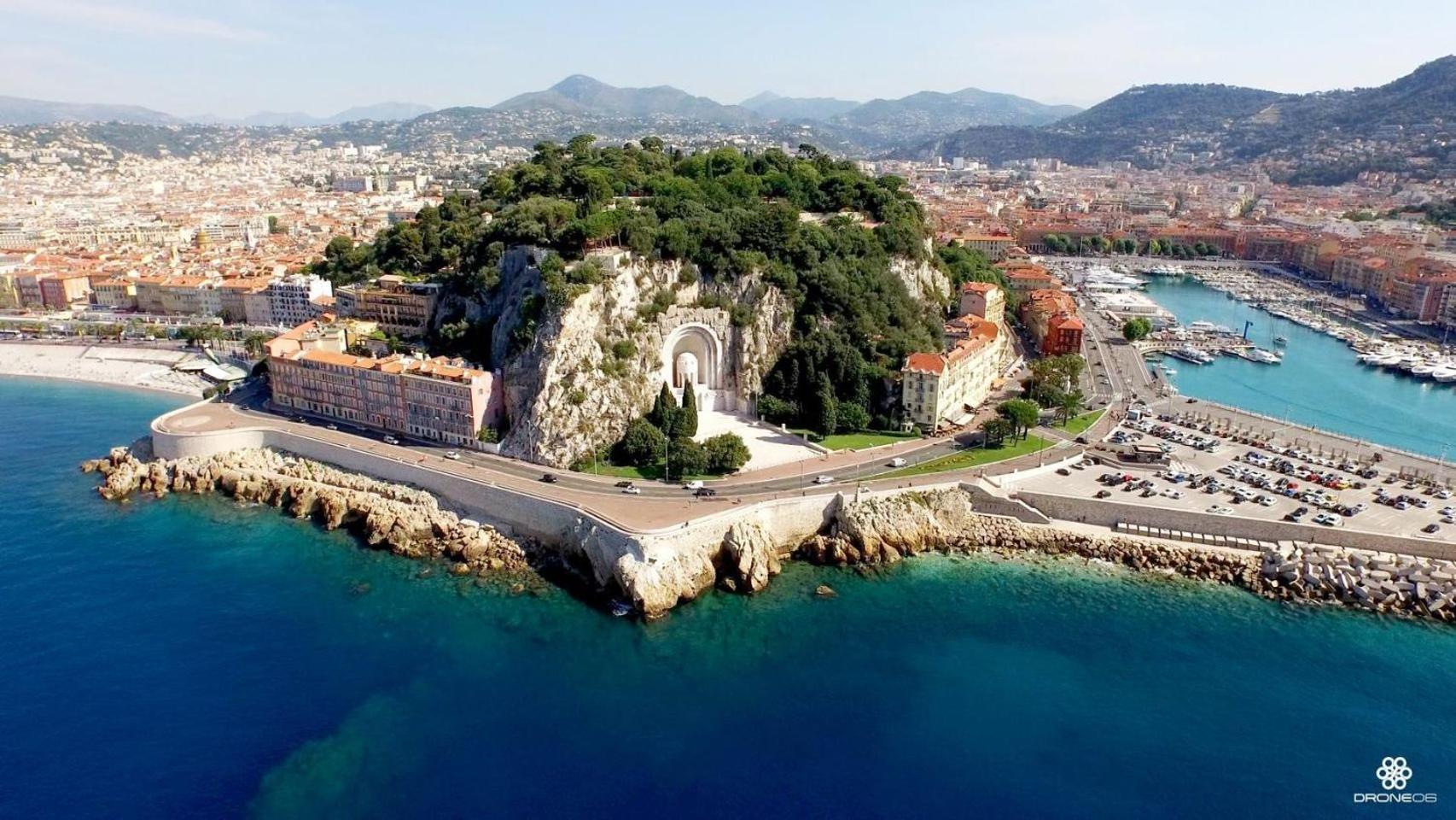 Le Palais Du Chateau Port De Antiquaires