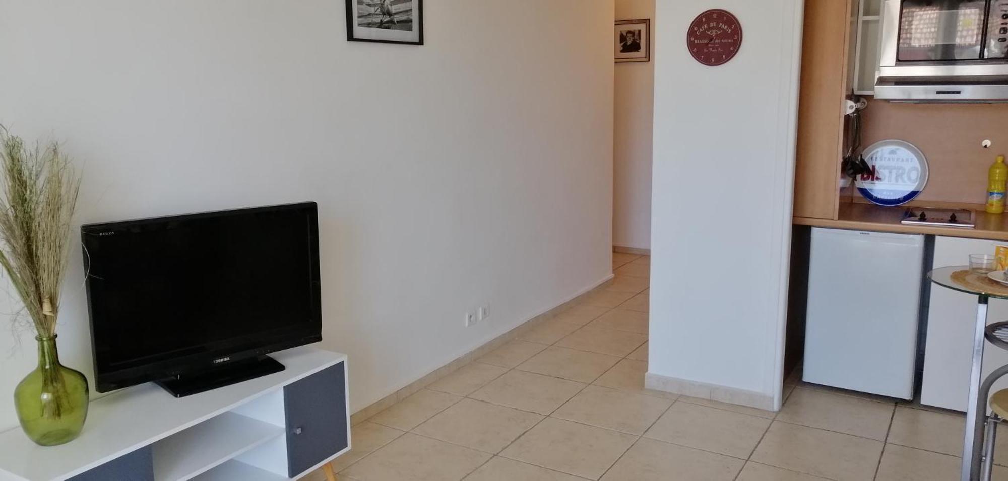 Ouest, Studio Near The Beach Apartment Nice