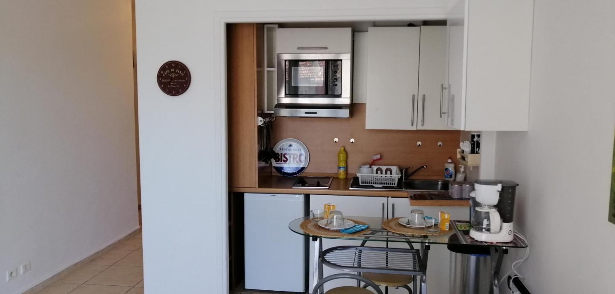 Ouest, Studio Near The Beach Apartment *
