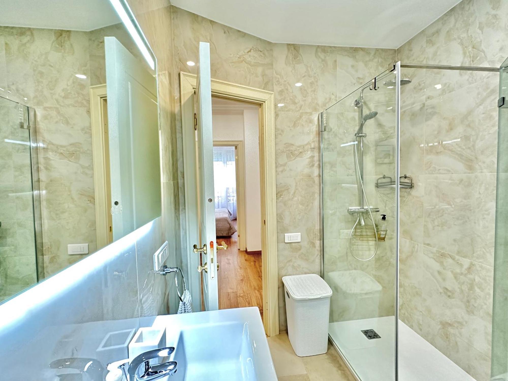 Apartment Luxe Hugo Negresco Nice