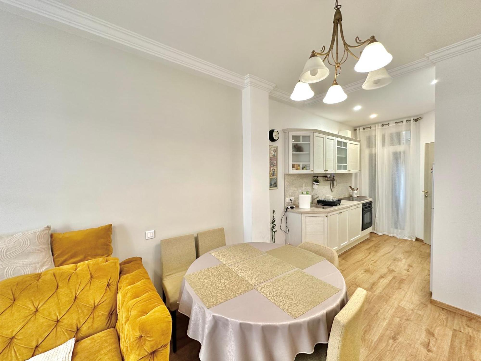 Luxe Hugo Negresco Apartment