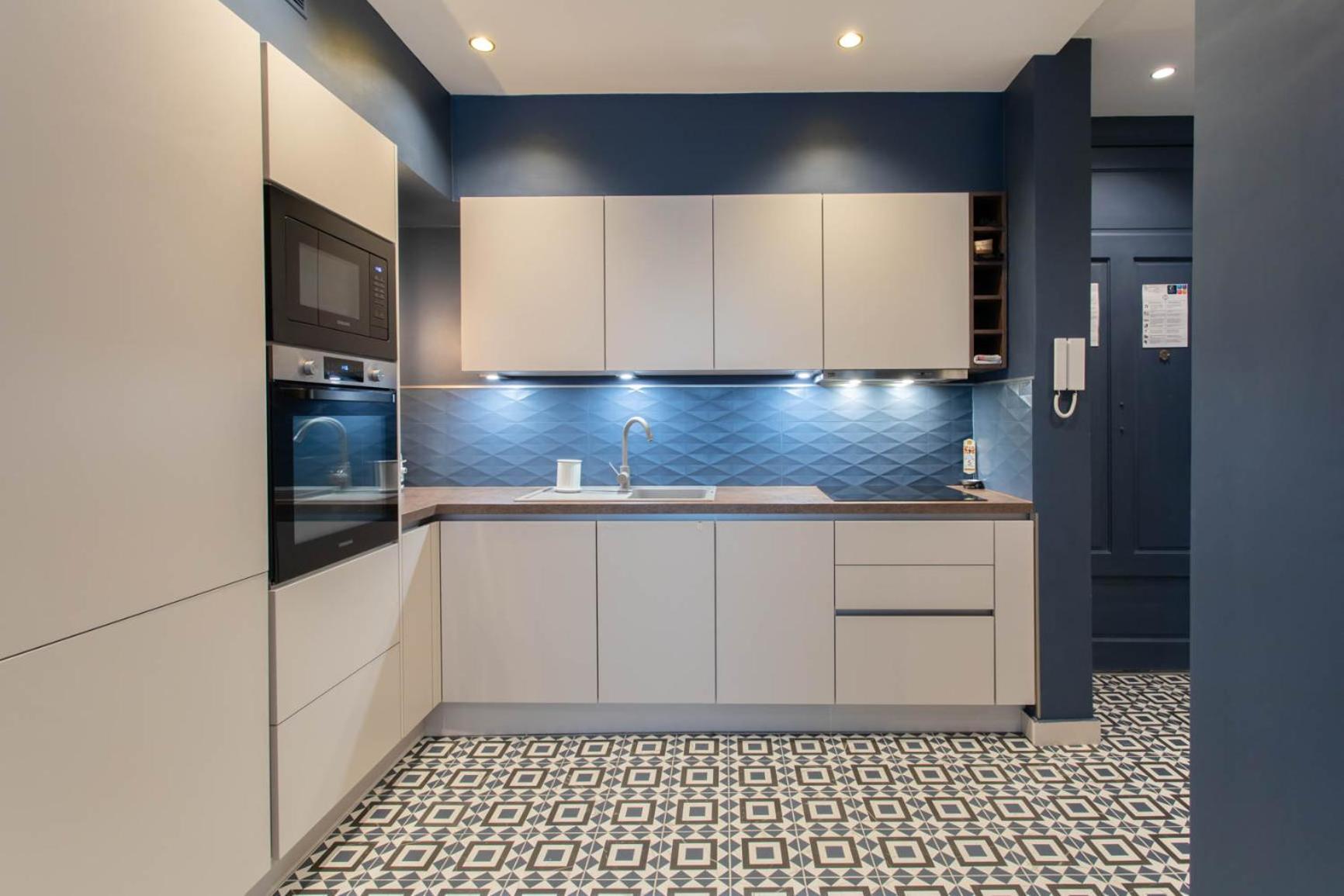 Apartment L48 Smart 1 Bdr Ac. Centre 10mins Sea