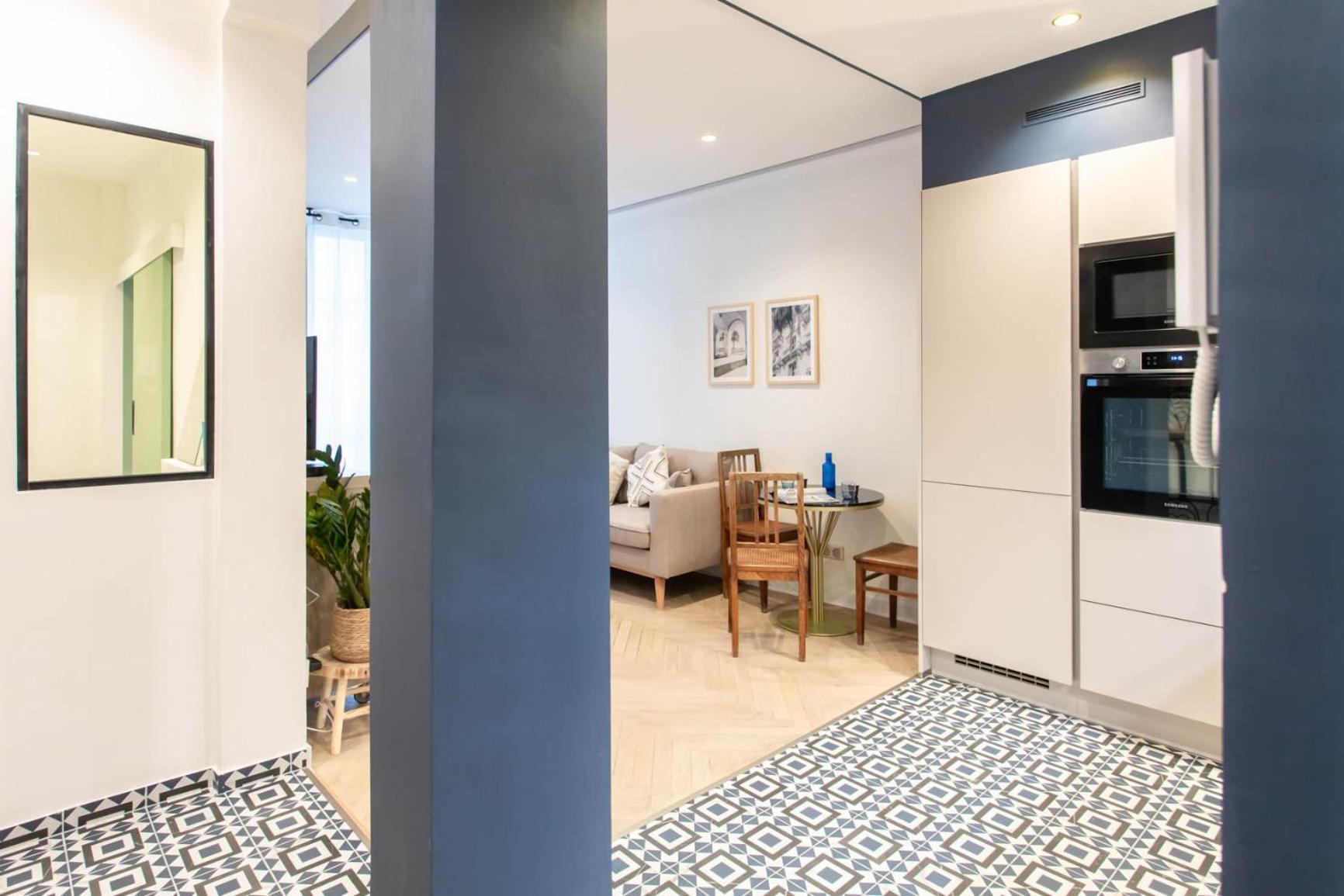 L48 Smart 1 Bdr Ac. Centre 10mins Sea Apartment *