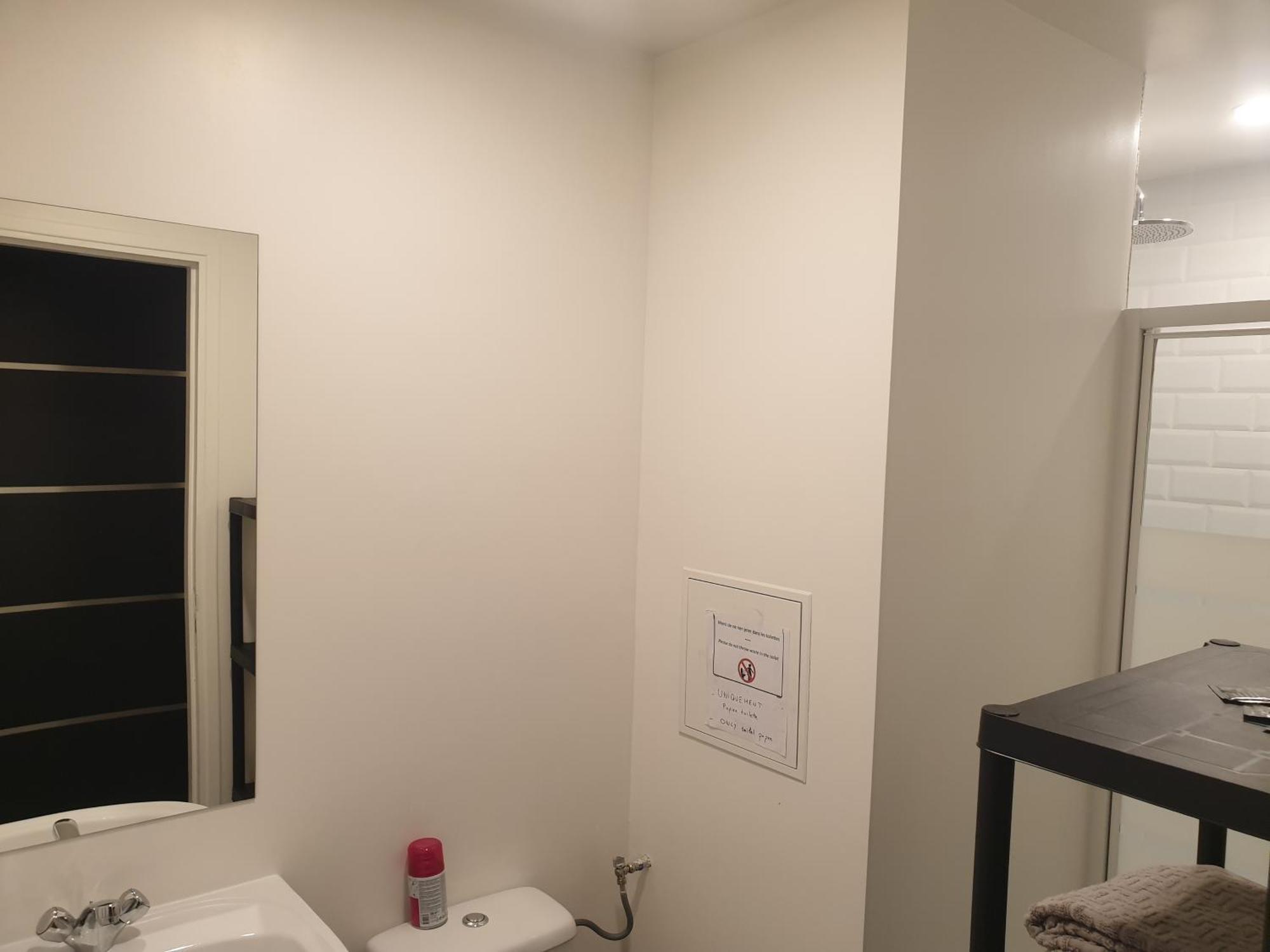 Renove 2023 Proche Aeroport 5min, Gare Sncf 2 Min, Tramway Au Pied De L'immeuble , Parking Possible, Renovated 2023 Near The Airport 5 Min, Train Station 2 Min, Tram Next To The Building 1 Min, Parking Possible *