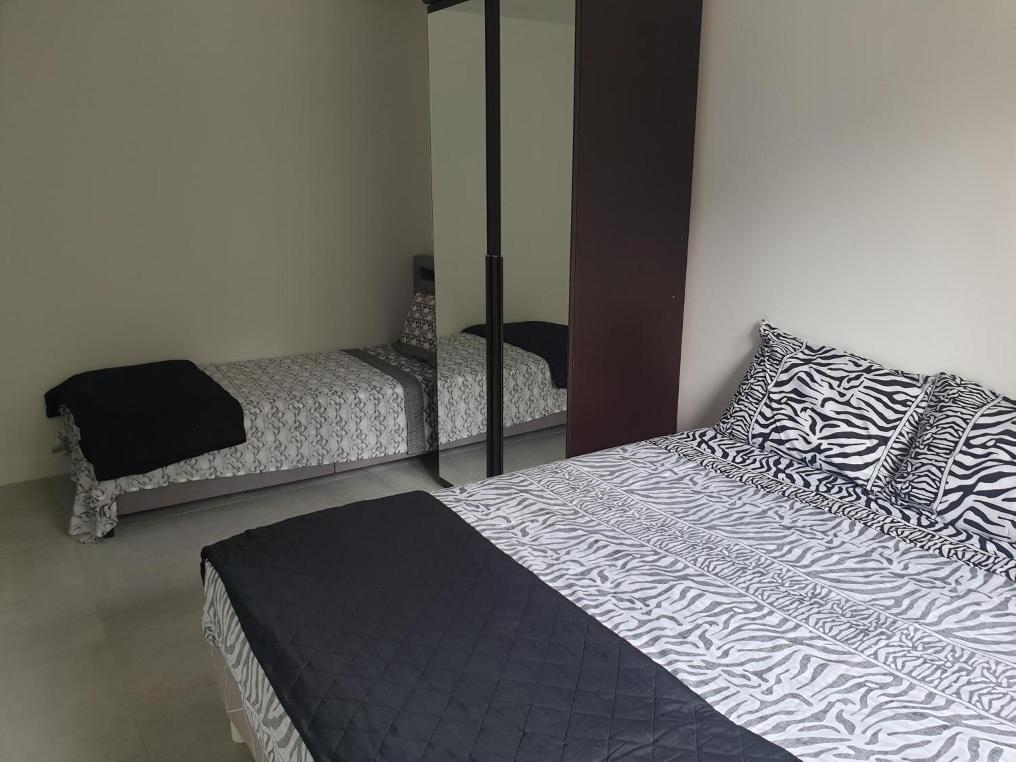Apartamento Renove 2023 Proche Aeroport 5min, Gare Sncf 2 Min, Tramway Au Pied De L'immeuble , Parking Possible, Renovated 2023 Near The Airport 5 Min, Train Station 2 Min, Tram Next To The Building 1 Min, Parking Possible