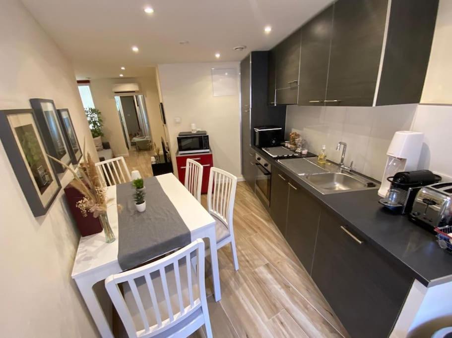 2 Pieces Vieux - Deux Pas De La Nice