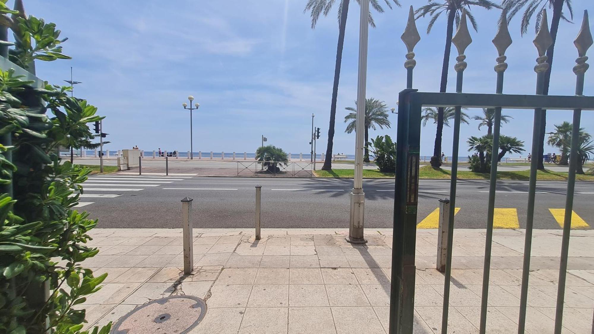 Petit Promenade Des Nice