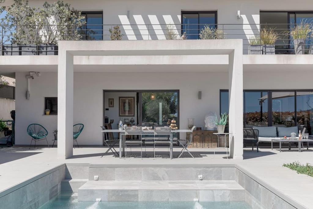 Gaia & Piscine & Clim Villa