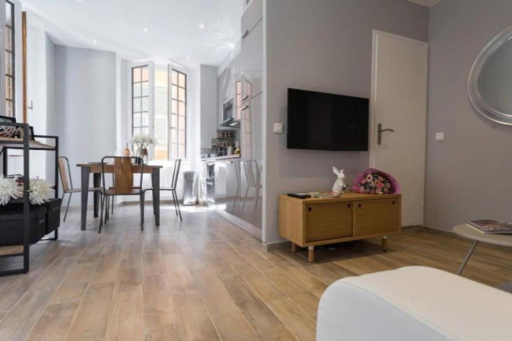 Apartment In Old Town - 2min Beach, Restaurant & Bars Nice