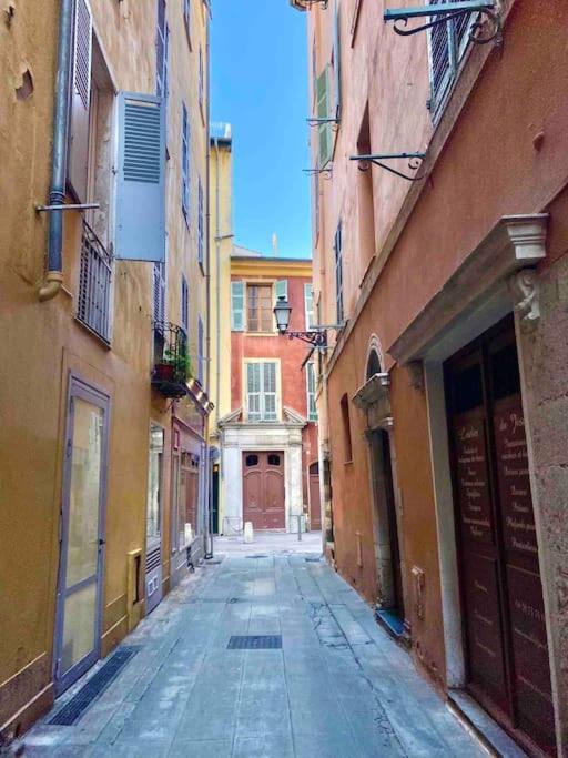 Apartment In Old Town - 2min Beach, Restaurant & Bars Nice