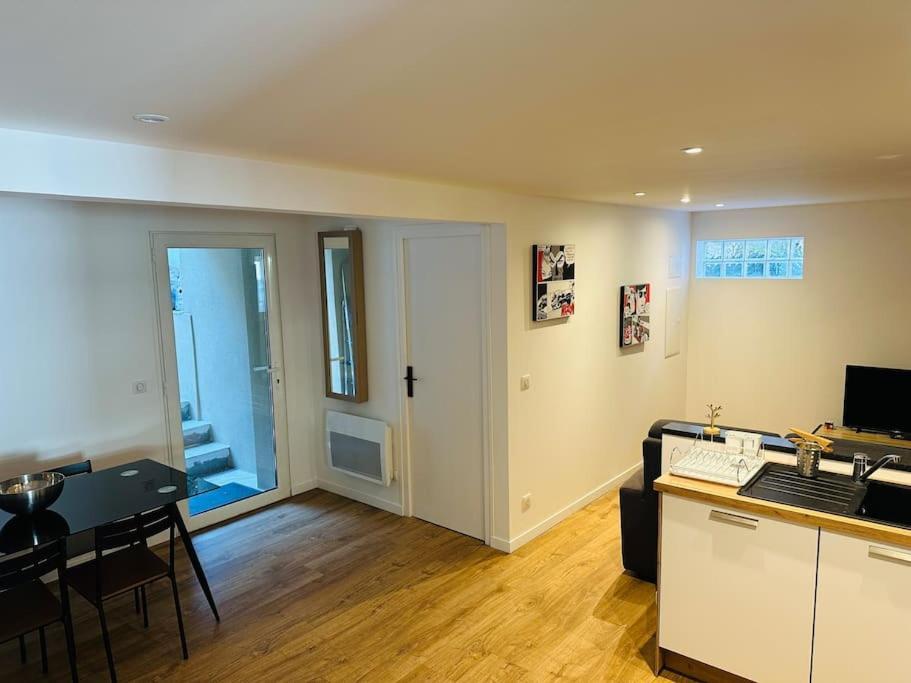 En Rez-de-maison Apartment *