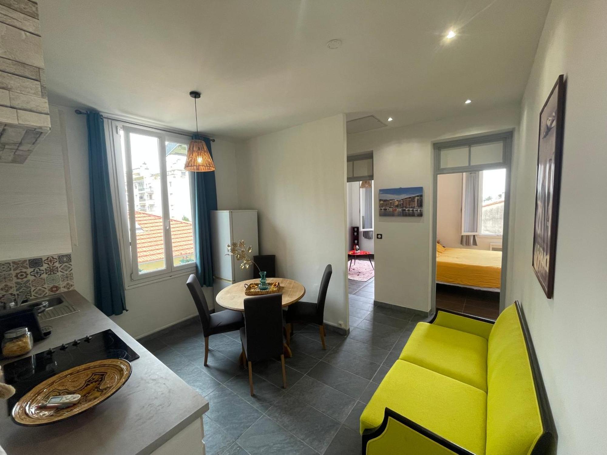 Charmant Dans Une Maison Nicoise * Nice