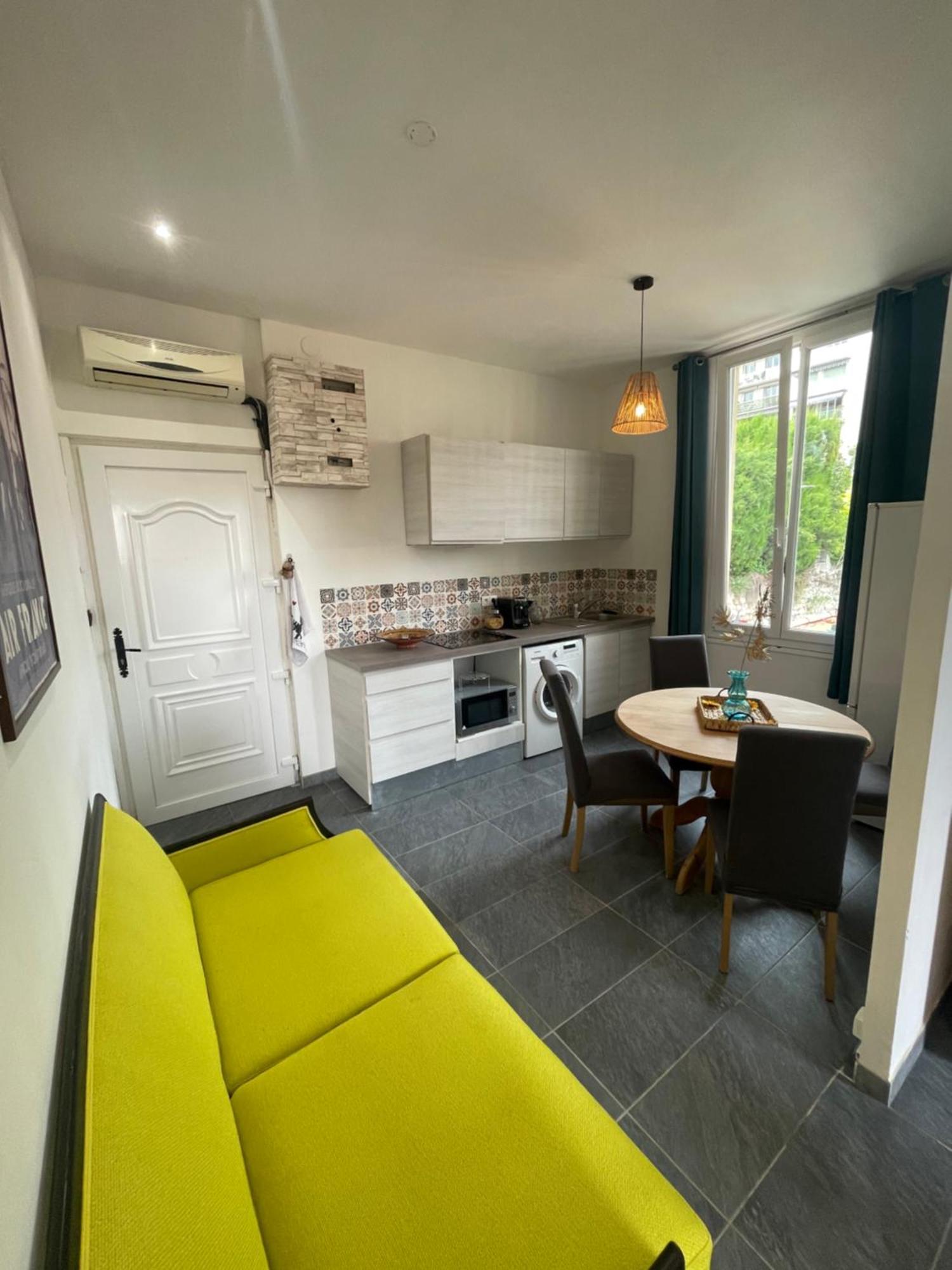 Charmant Dans Une Maison Nicoise Nice