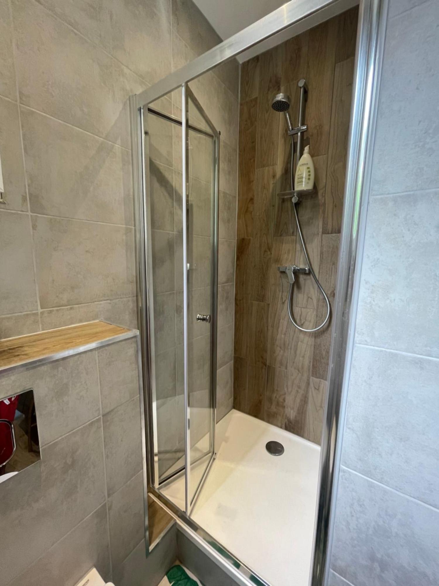 Charmant Dans Une Maison Nicoise *