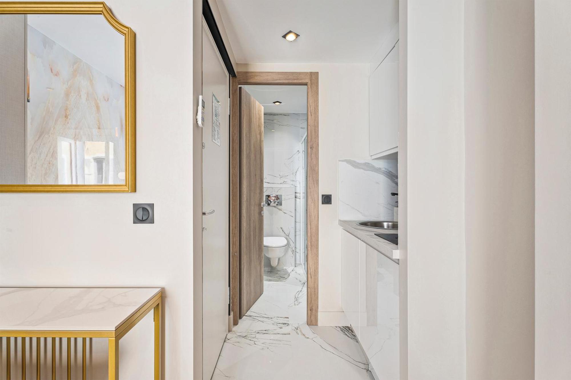 Renting - 7france - Luxe & Confort Bord De Massena Apartment *