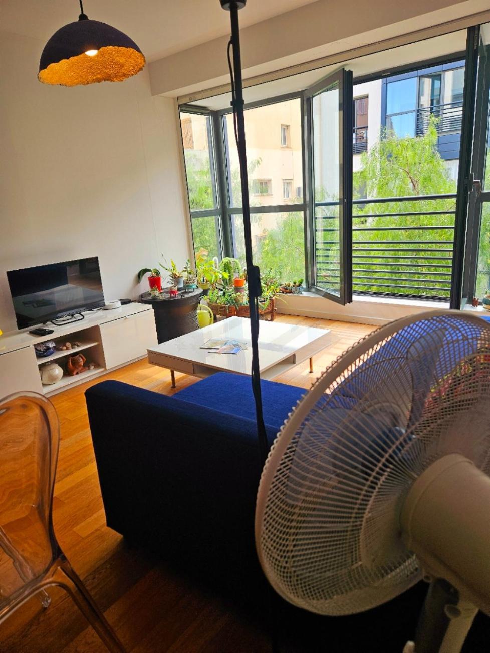 Apartment T2 A La Liberation, *