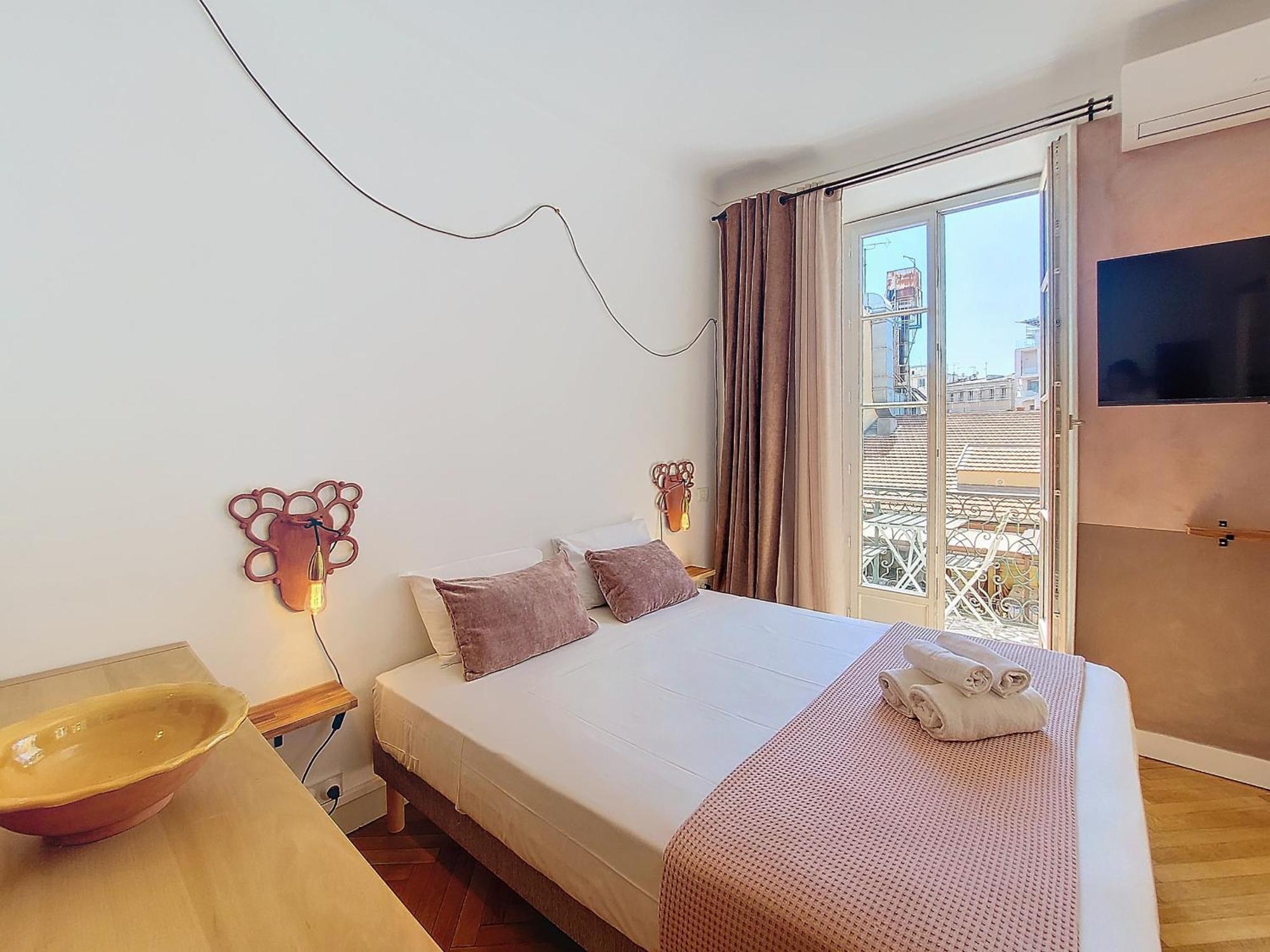 Nestor&jeeves - Trip - - Balcony Nice