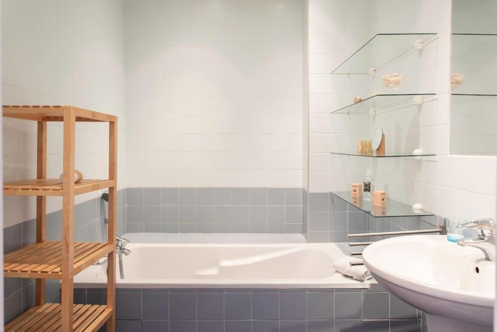 #27 Staywizus - Urban Ac 2 Bedrooms 10mins Walk Sea & Old Town Apartment