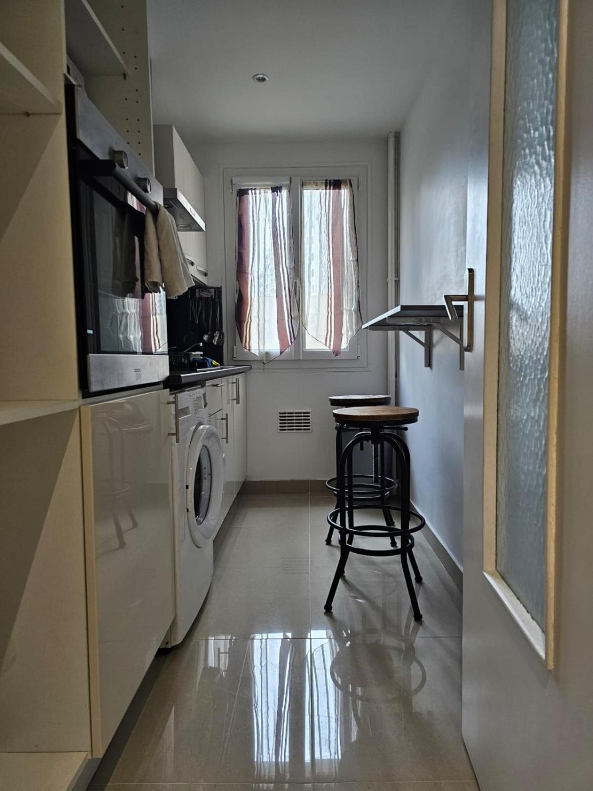 Proche Aéroport Appartement *