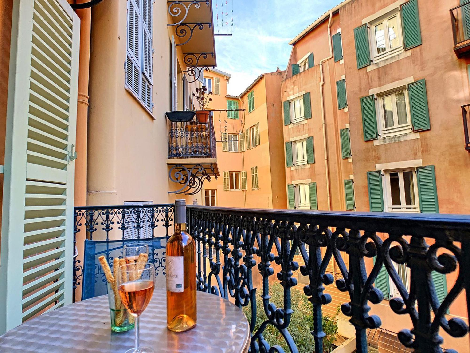 Nestor&Jeeves - Place Du Pin - Near Port - Old Town *
