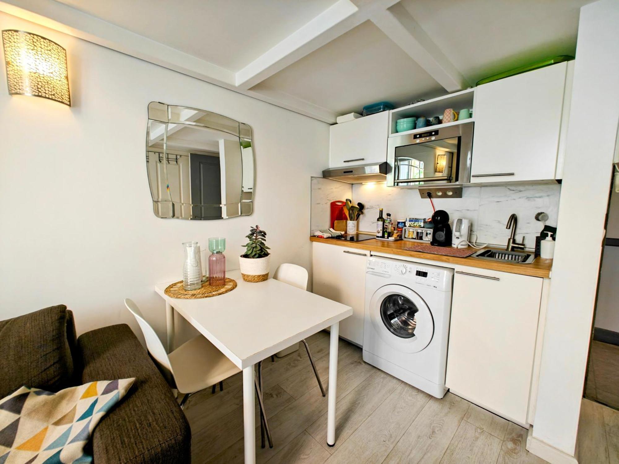 Duplex Central Close Beaches And Shops And Balcony
