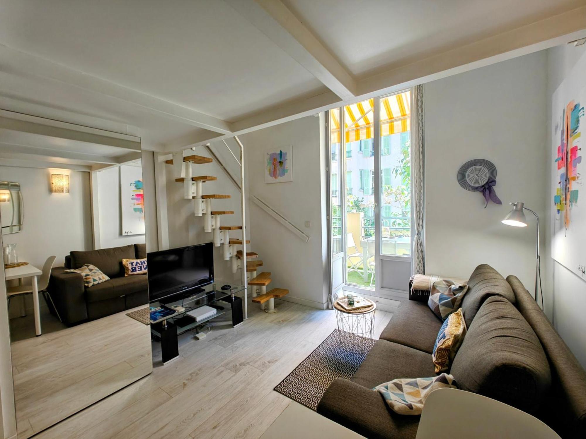 Duplex Central Close Beaches And Shops And Balcony Apartment *