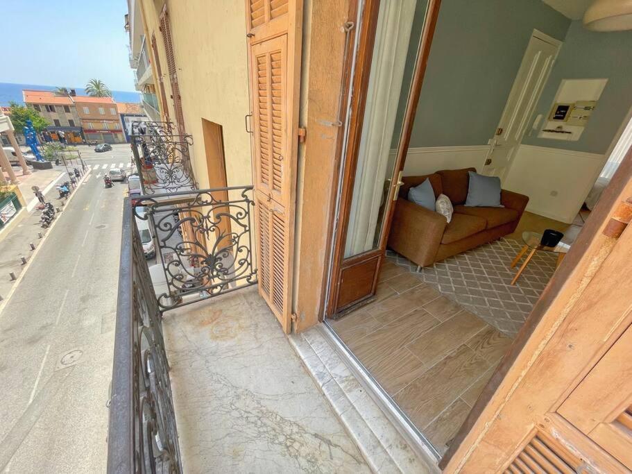 Escapade Azureenne *