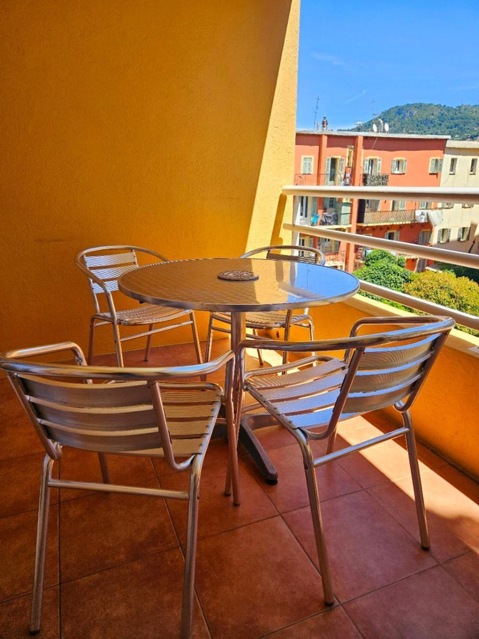 Apartment Studio Lumineux En Plein Centre-ville, Avec Terrasse Privee Sur Cour, Situe Place Du Pin Nice