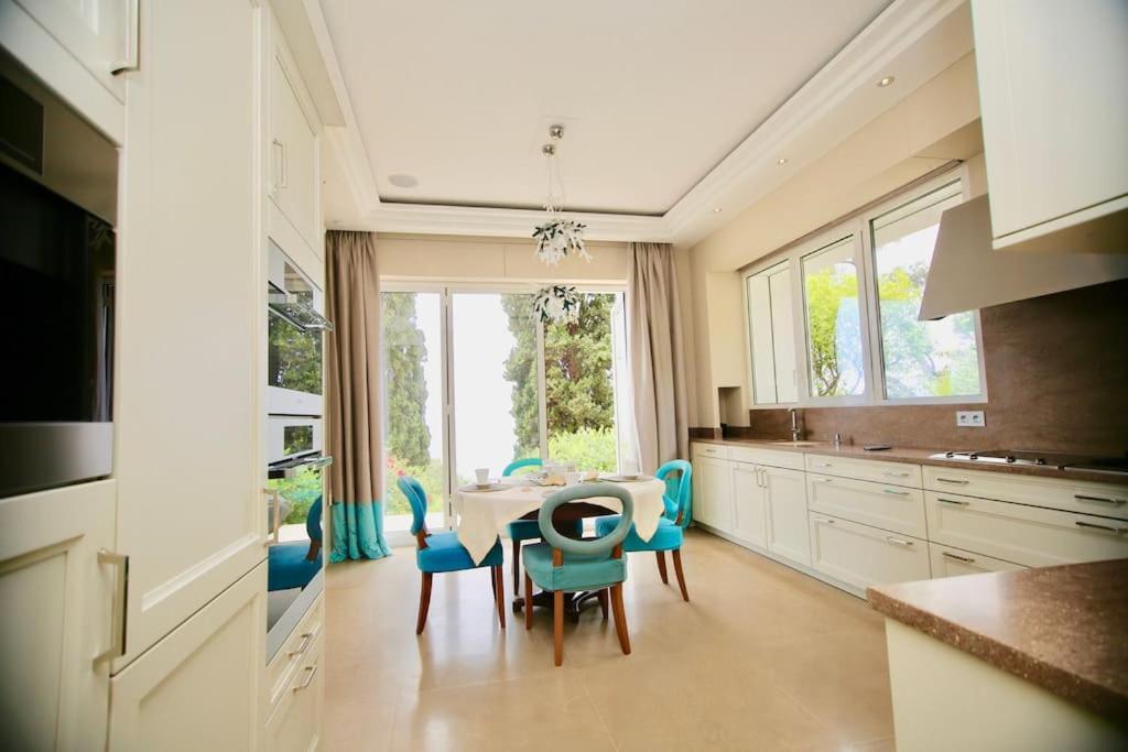 Seniff In Villa Nice