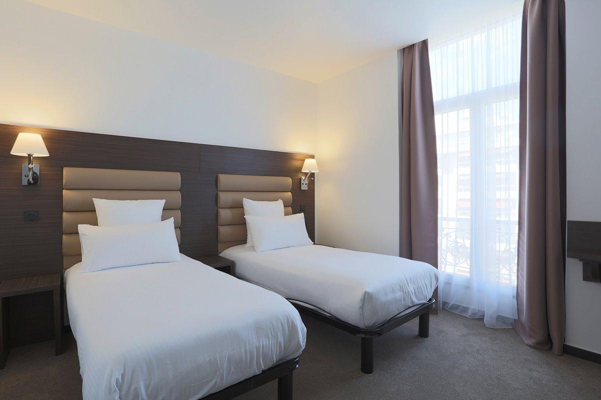 Hotel & Monsigny 3*