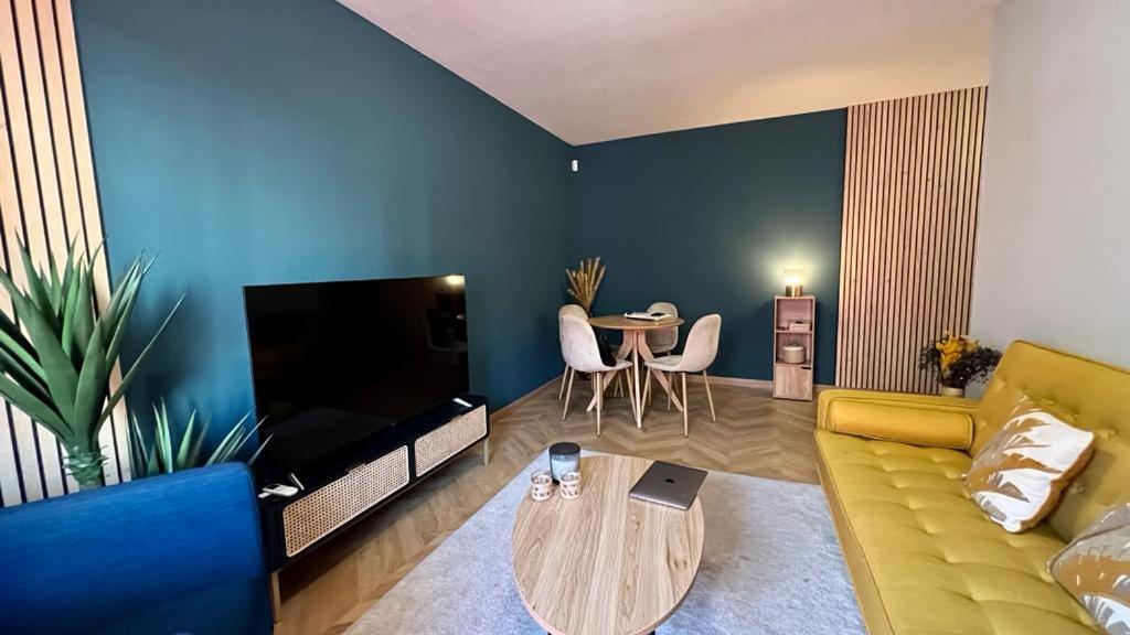 Apartment Blue *
