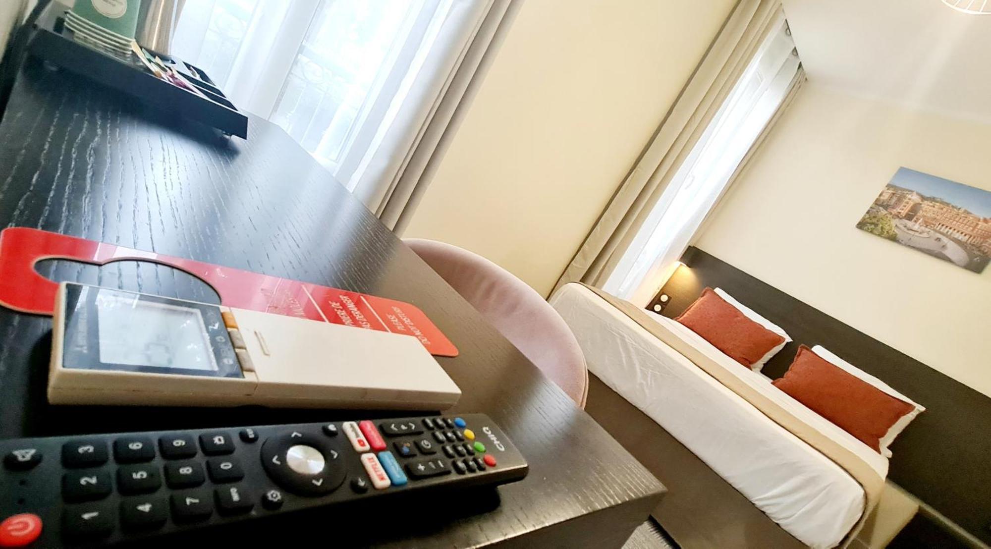Evelia Hotel