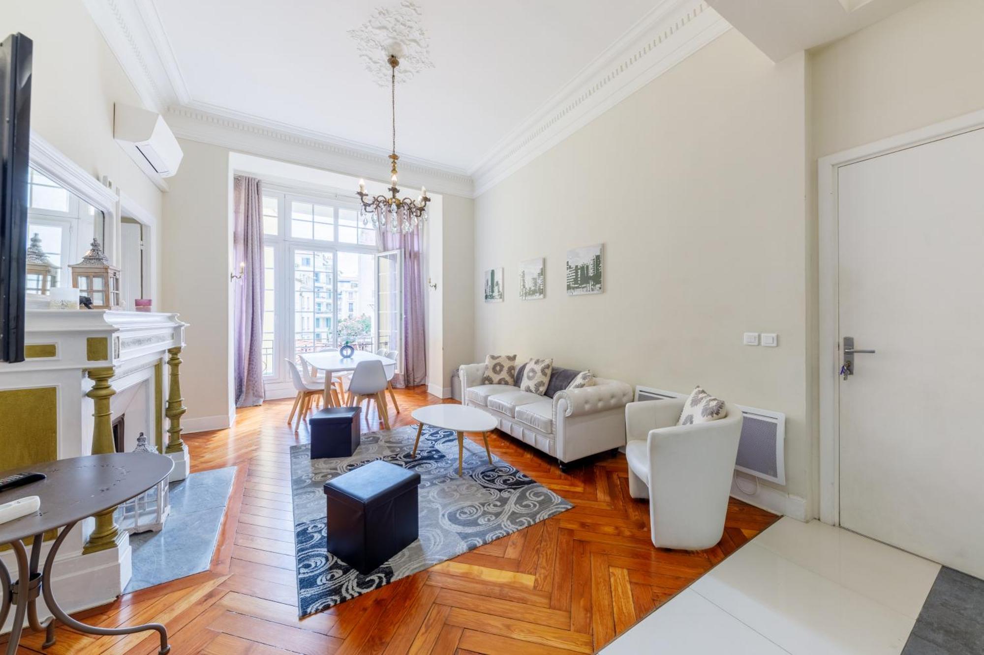 Prestige Designer Apartment, Super Apartment *