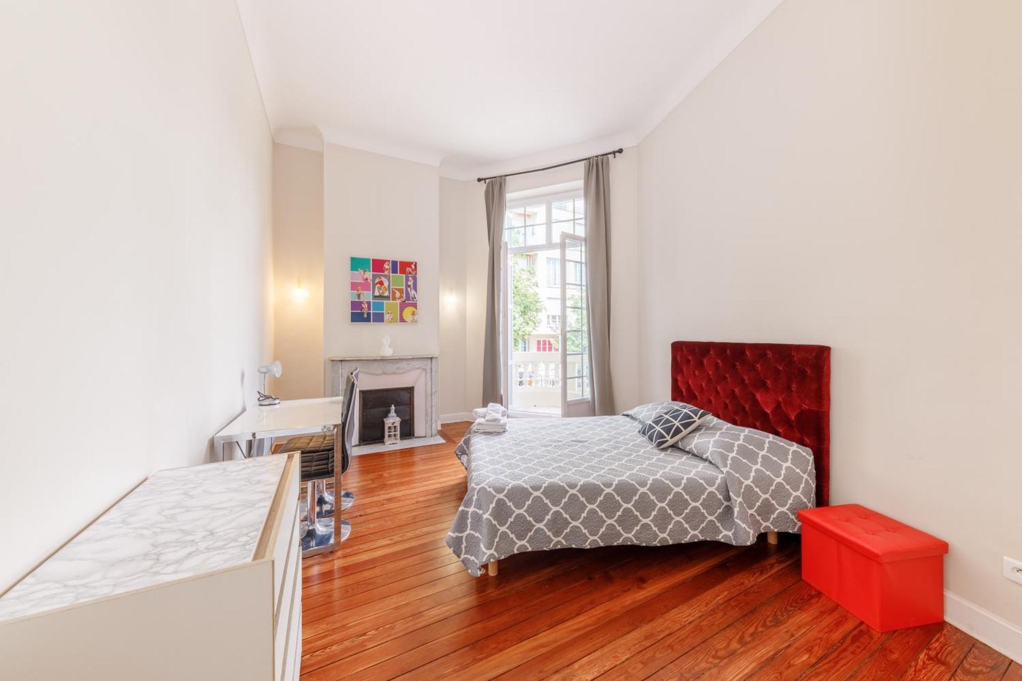 Prestige Designer Apartment, Super Apartment