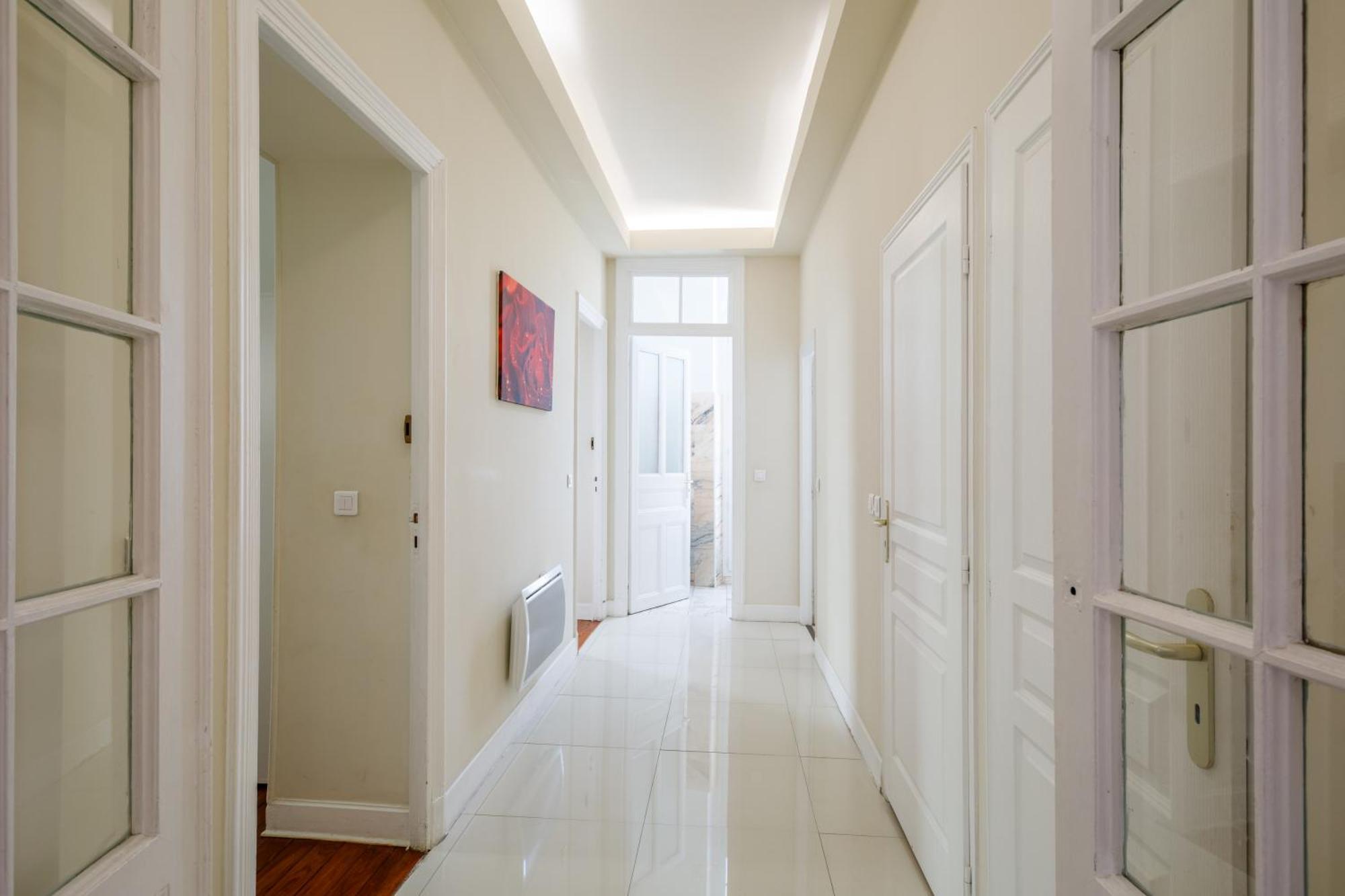 Prestige Designer Apartment, Super *