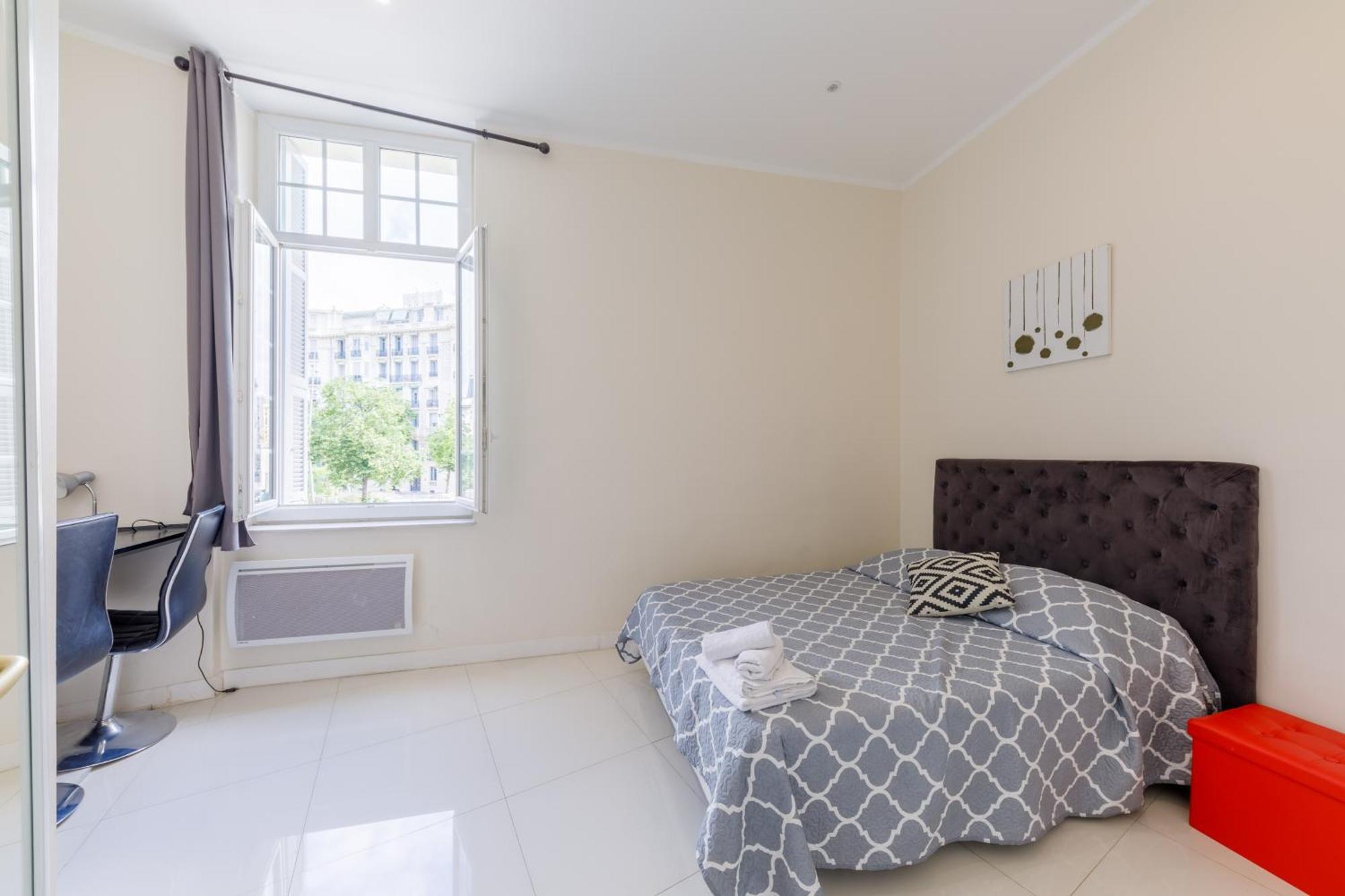 Prestige Designer Apartment, Super Apartment