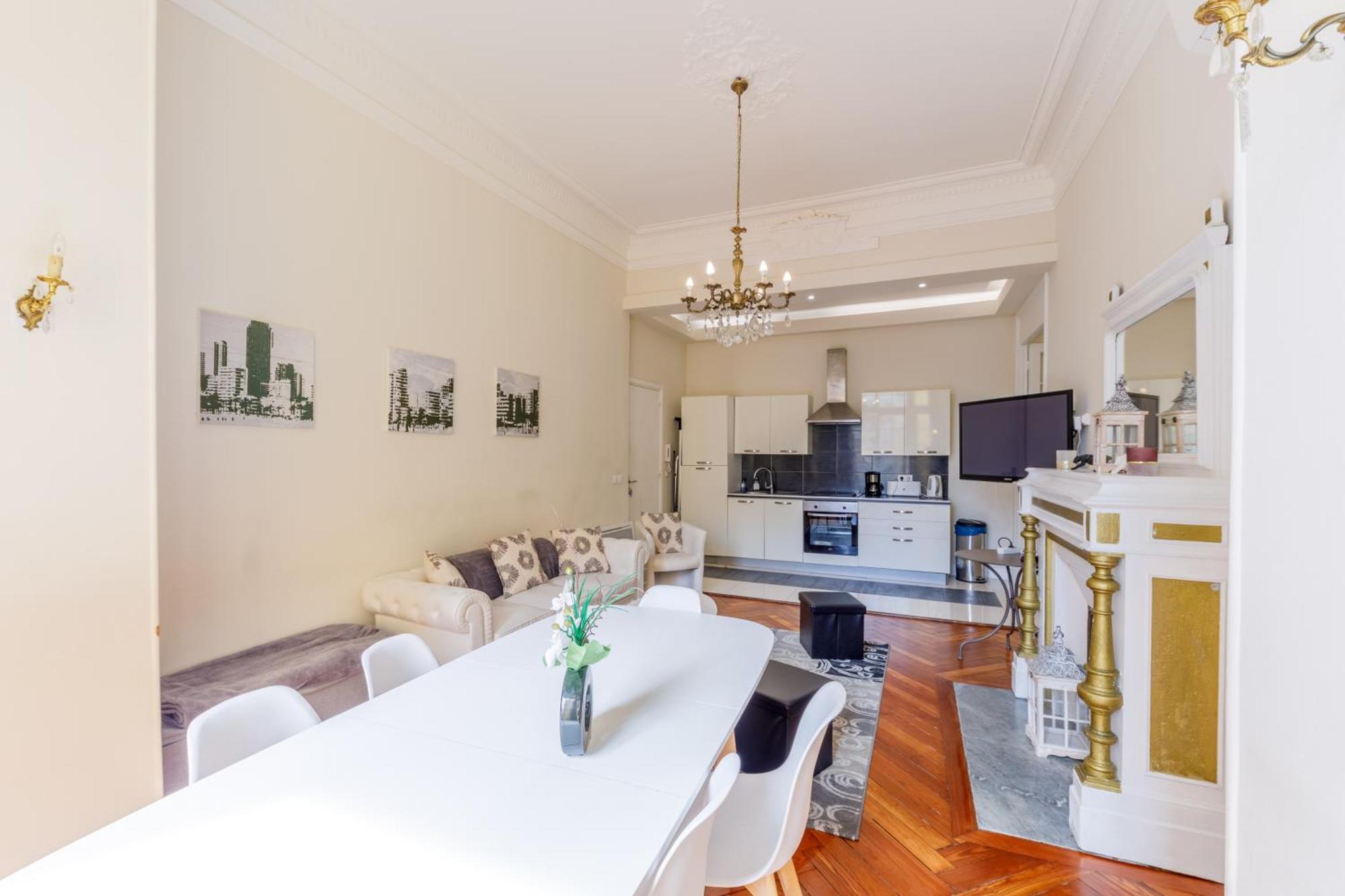 Prestige Designer Apartment, Super Nice