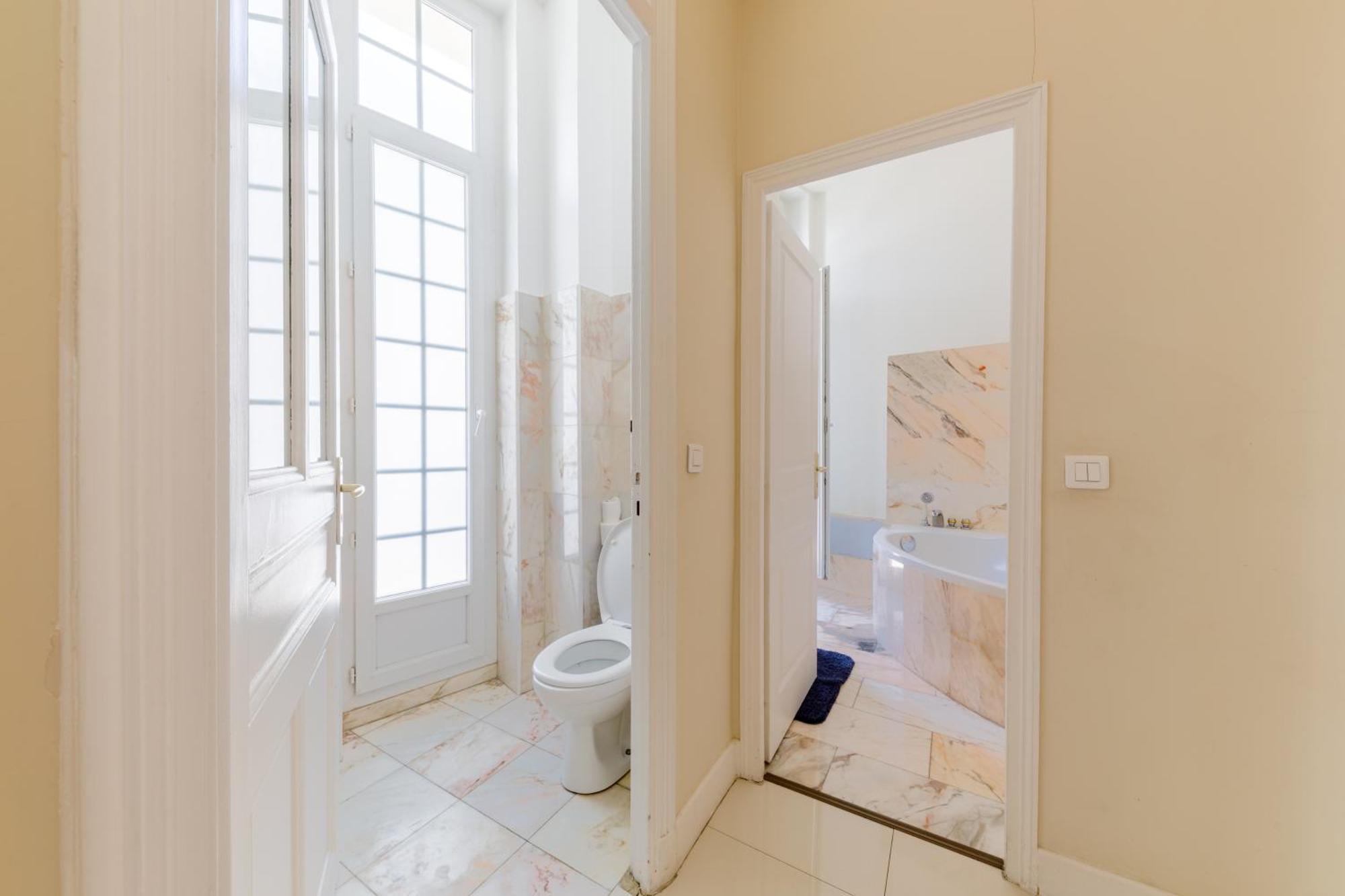 Prestige Designer Apartment, Super Apartment