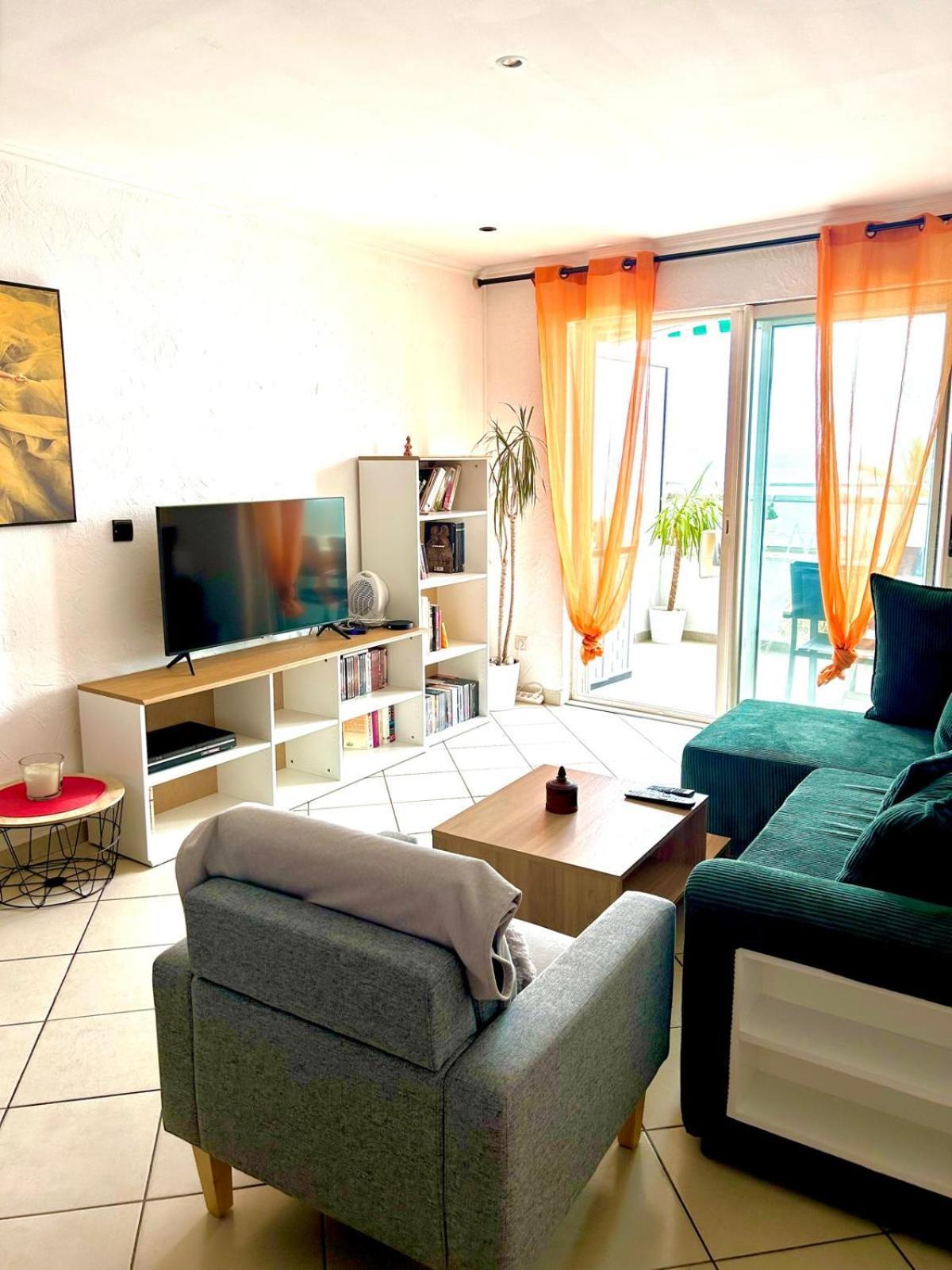 A Charming Corner On The Promenade Des Anglais Nice