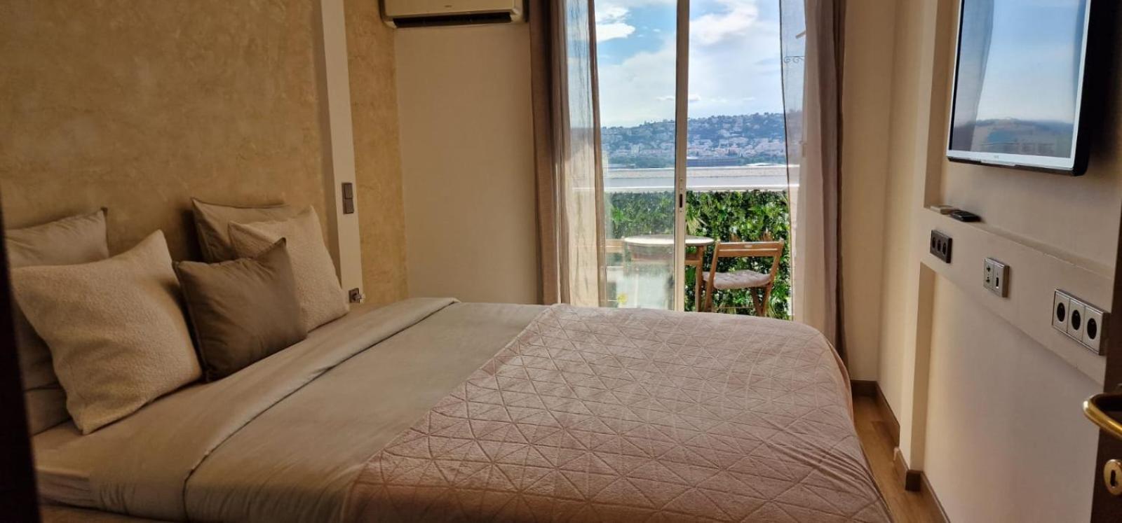Apartment Close To *
